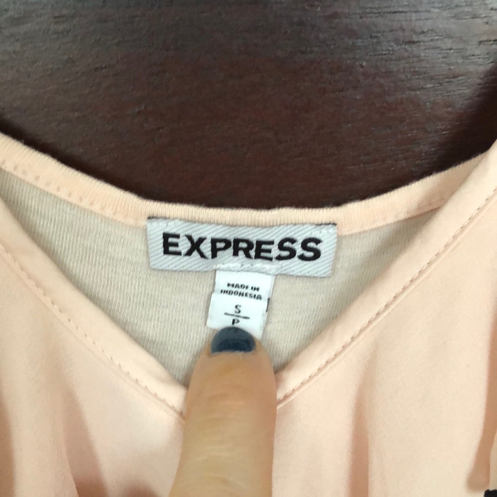 Express Ruffle Tank Top - Picture 3 of 5